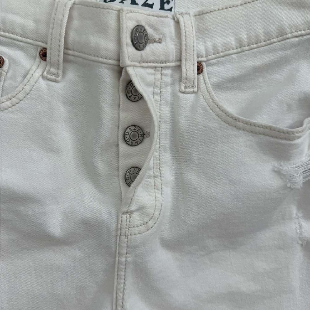 DAZE DENIM Dad High Rise Cuff Womens Off White Denim Shorts Size 25 - Picture 2 of 10